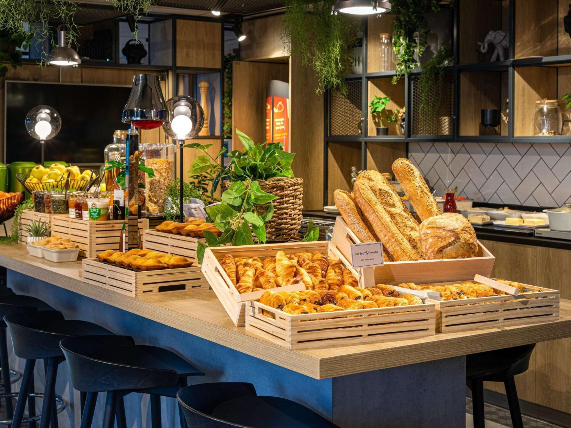 Ibis Bordeaux Centre - Gare Saint-Jean Hotel Ngoại thất bức ảnh
